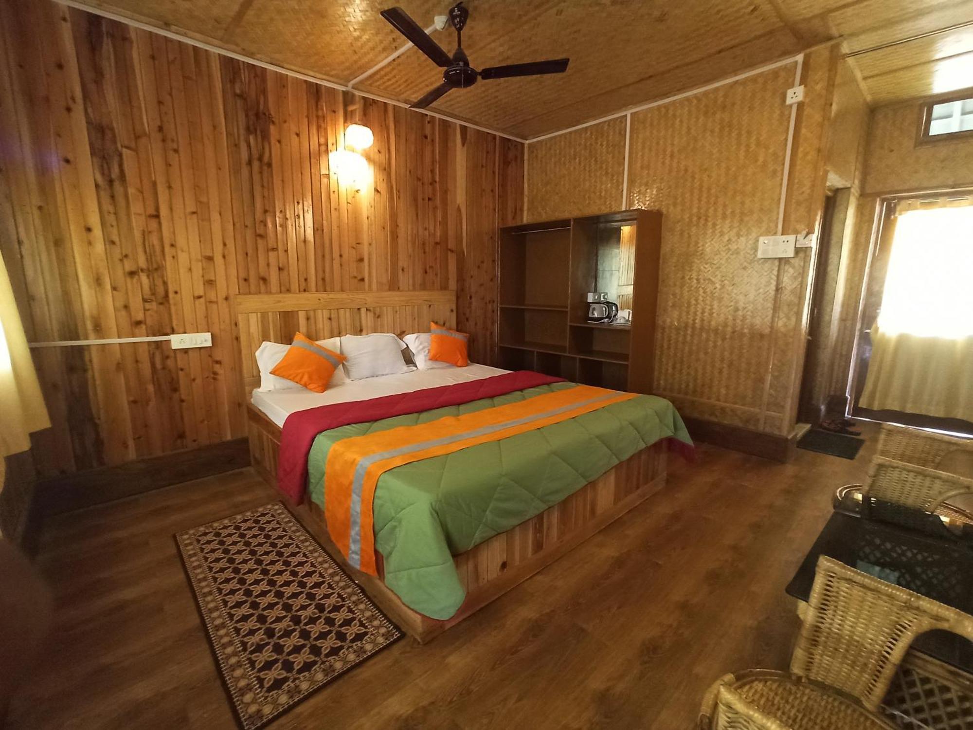 Grasshopper Jungle Queen Resort Chālsa Kültér fotó