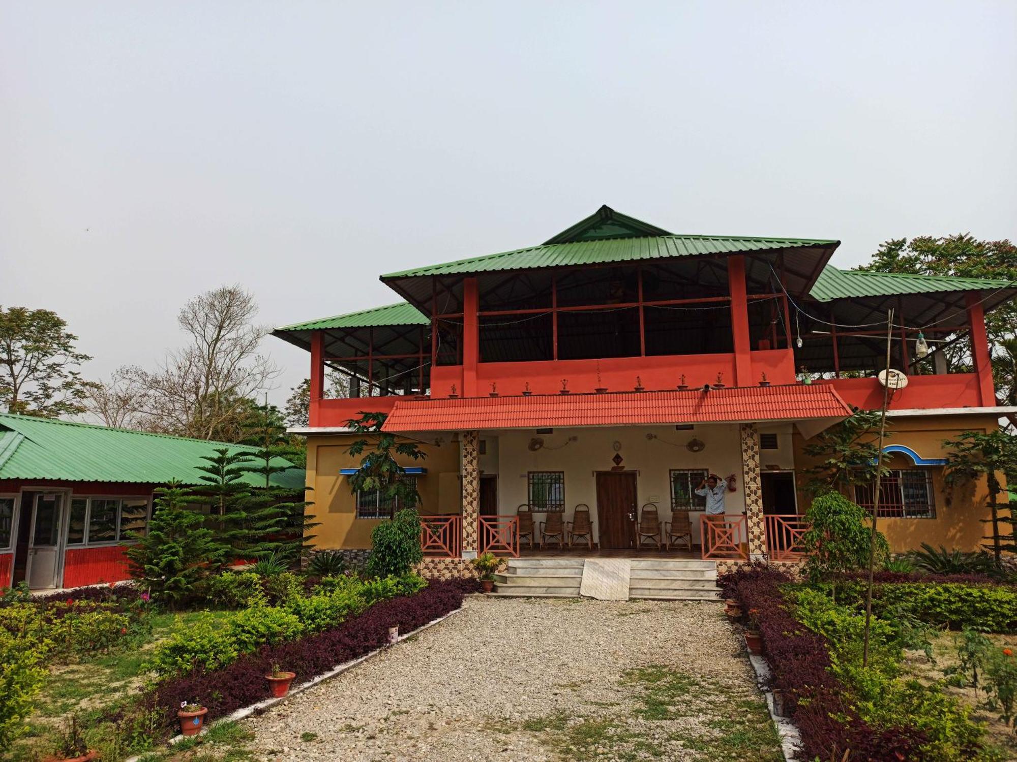 Grasshopper Jungle Queen Resort Chālsa Kültér fotó